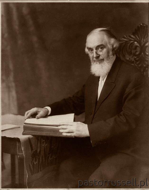 Pastor Russell - 1911 - Looking Up From Bible - Retouched Wynik