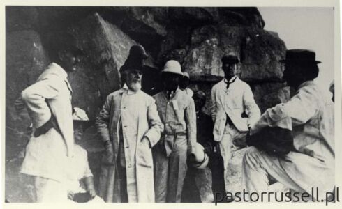 I63 - 1912, March 7 - At The Pyramid With Br Morton Edgar - From Glass Slide Wynik