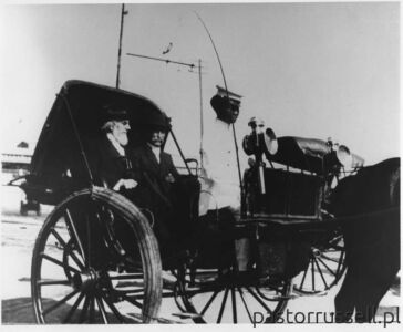 I65 - 1912, January 12 - Brs. Russell And Gen. Hall In Manilla Wynik