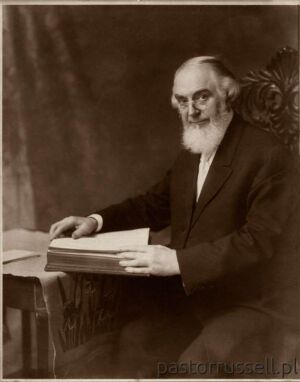 P21 - Pastor Russell - 1911 - Looking Up From Bible - Retouched Wynik